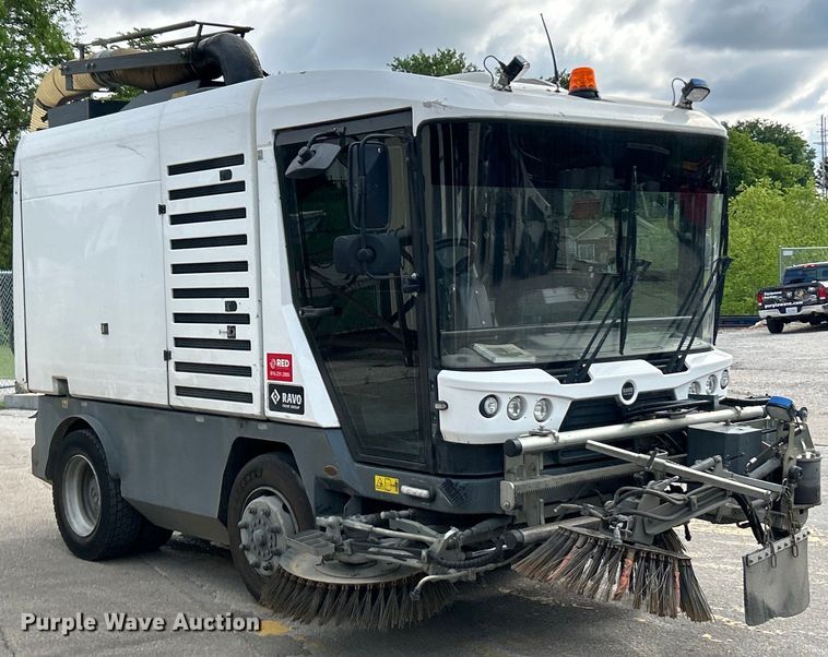 image for item EK4620 2016 Ravo B.V Ravo 5 Series 540 street sweeper