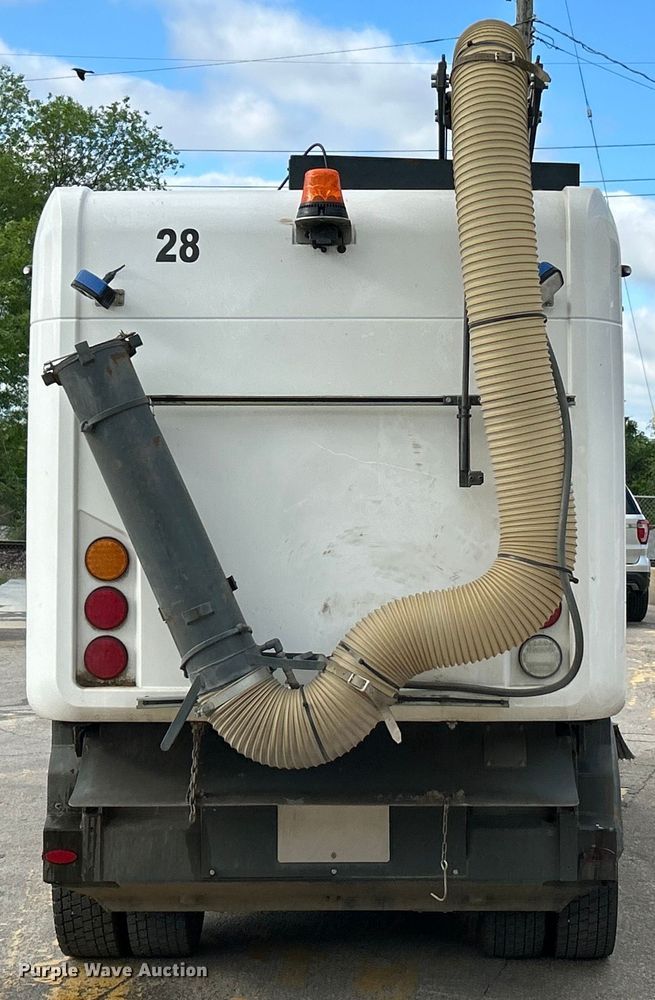 image for item EK4620 2016 Ravo B.V Ravo 5 Series 540 street sweeper