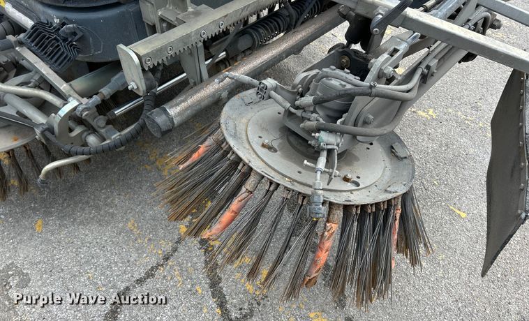 image for item EK4620 2016 Ravo B.V Ravo 5 Series 540 street sweeper