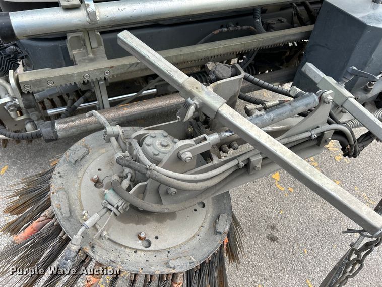 image for item EK4620 2016 Ravo B.V Ravo 5 Series 540 street sweeper