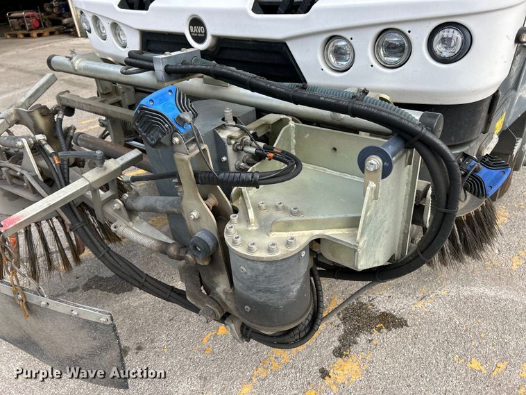 image for item EK4620 2016 Ravo B.V Ravo 5 Series 540 street sweeper