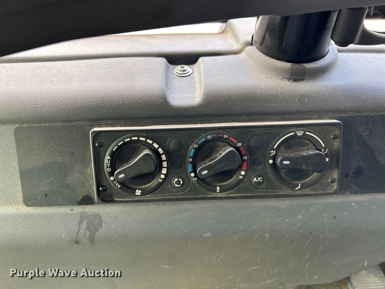 image for item EK4620 2016 Ravo B.V Ravo 5 Series 540 street sweeper