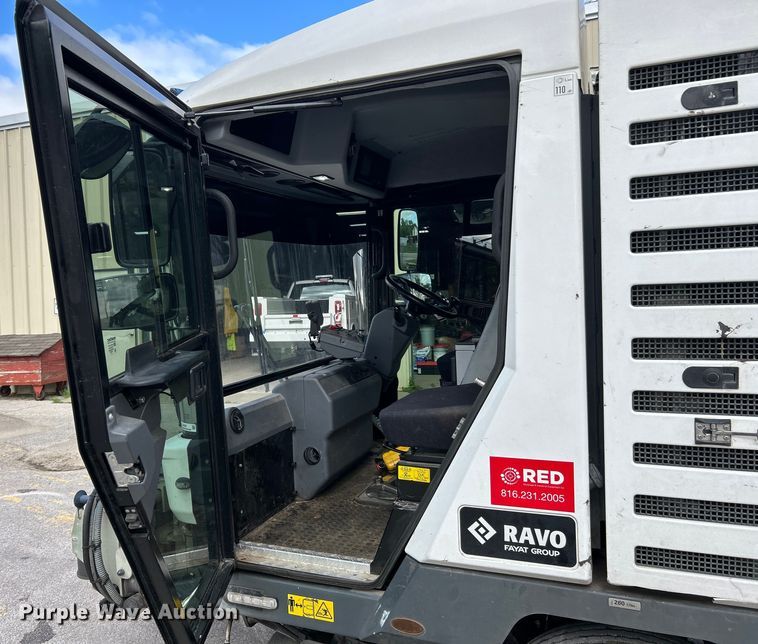 image for item EK4620 2016 Ravo B.V Ravo 5 Series 540 street sweeper