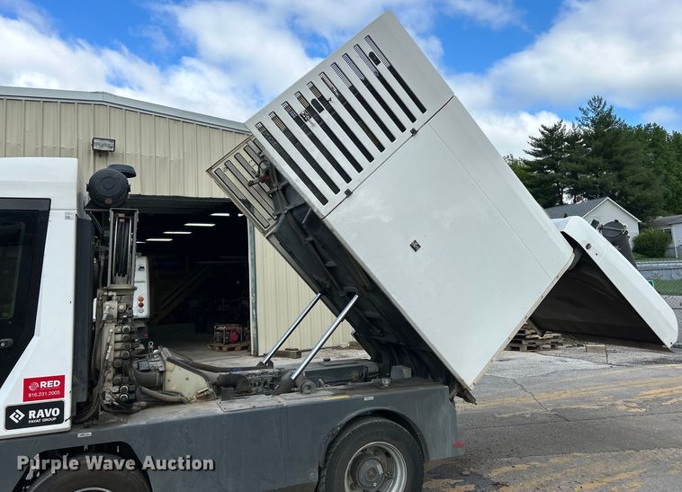 image for item EK4620 2016 Ravo B.V Ravo 5 Series 540 street sweeper