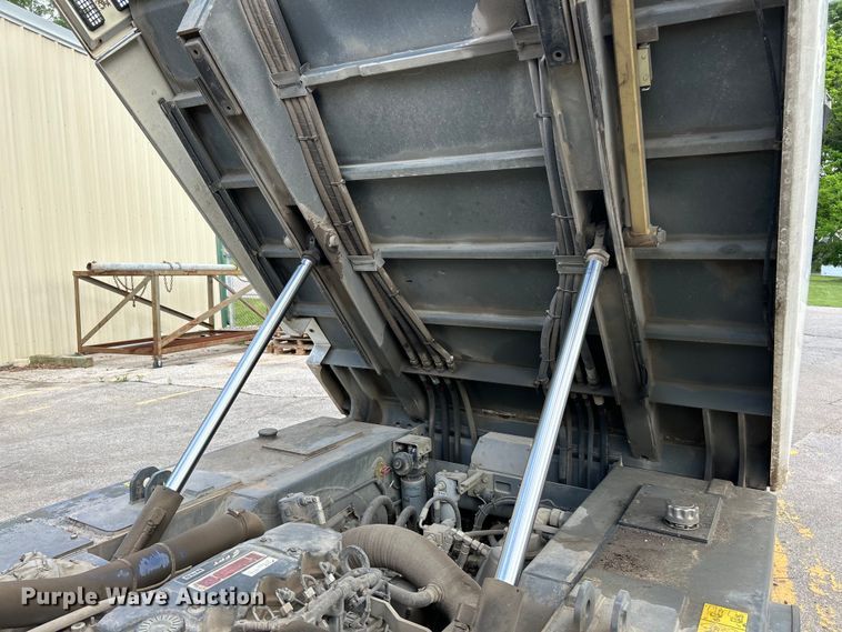 image for item EK4620 2016 Ravo B.V Ravo 5 Series 540 street sweeper