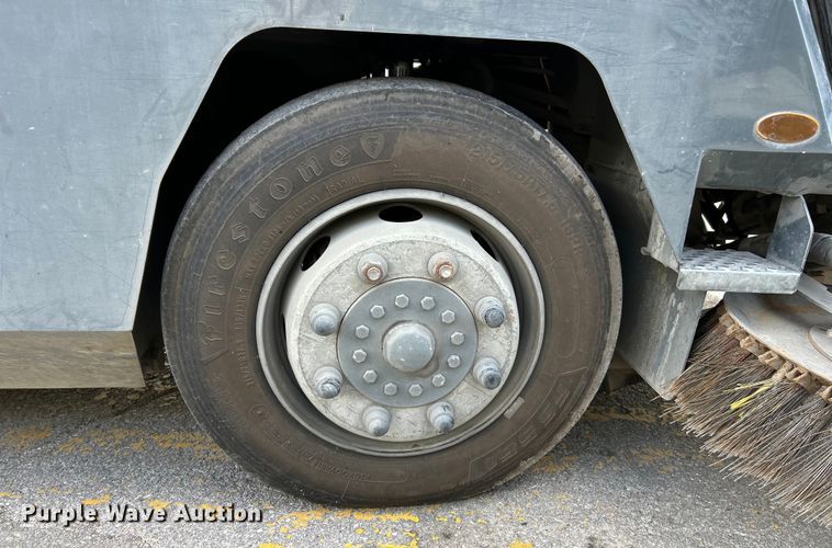 image for item EK4620 2016 Ravo B.V Ravo 5 Series 540 street sweeper