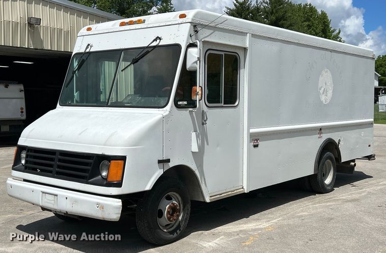 image for item EK4629 1999 Chevrolet P30 delivery van