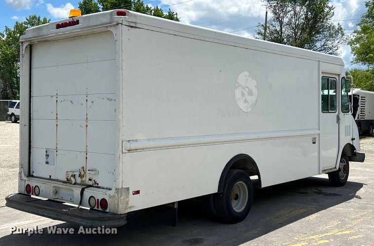 image for item EK4629 1999 Chevrolet P30 delivery van