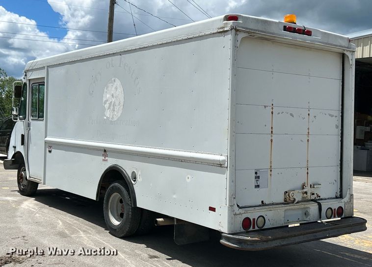 image for item EK4629 1999 Chevrolet P30 delivery van