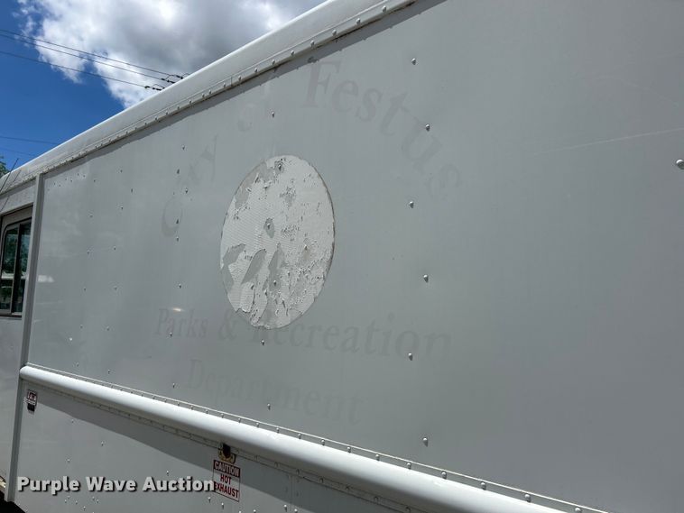 image for item EK4629 1999 Chevrolet P30 delivery van