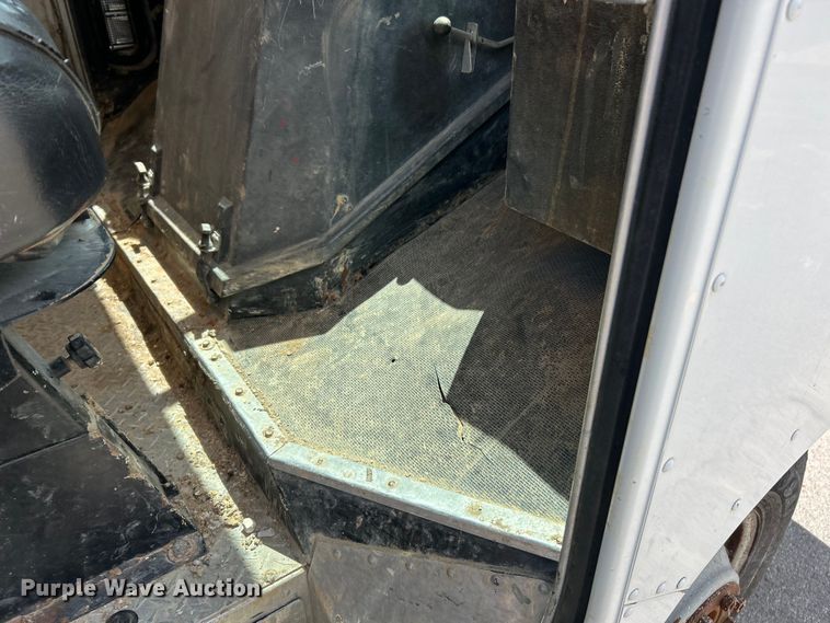 image for item EK4629 1999 Chevrolet P30 delivery van