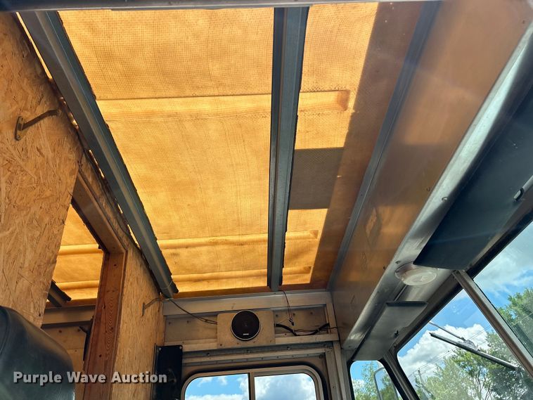 image for item EK4629 1999 Chevrolet P30 delivery van