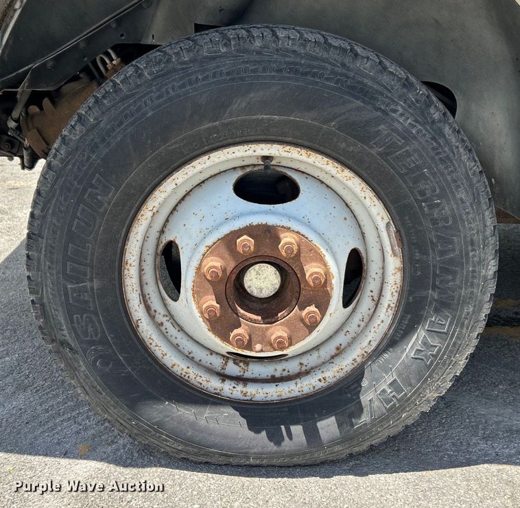 image for item EK4629 1999 Chevrolet P30 delivery van