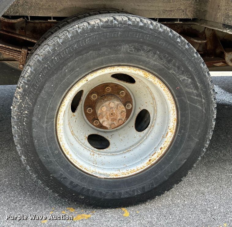 image for item EK4629 1999 Chevrolet P30 delivery van