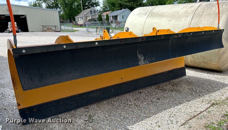 image for item EK4632 Henke snow plow
