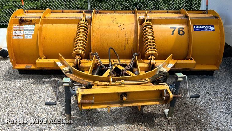 image for item EK4632 Henke snow plow