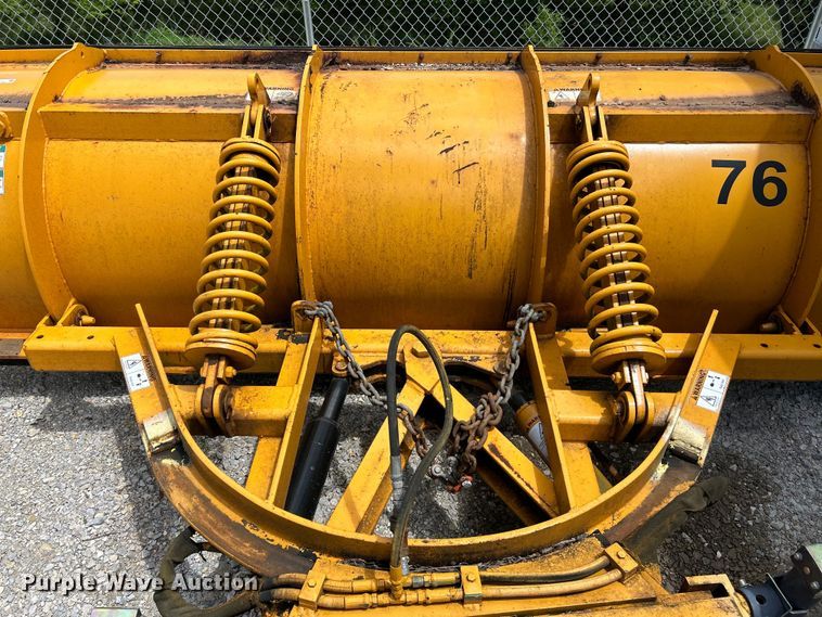 image for item EK4632 Henke snow plow