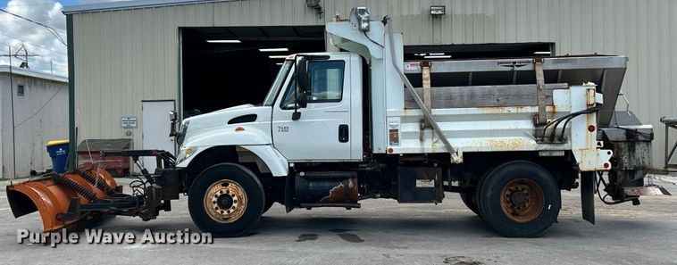image for item EK4634 2004 International 7400 dump truck