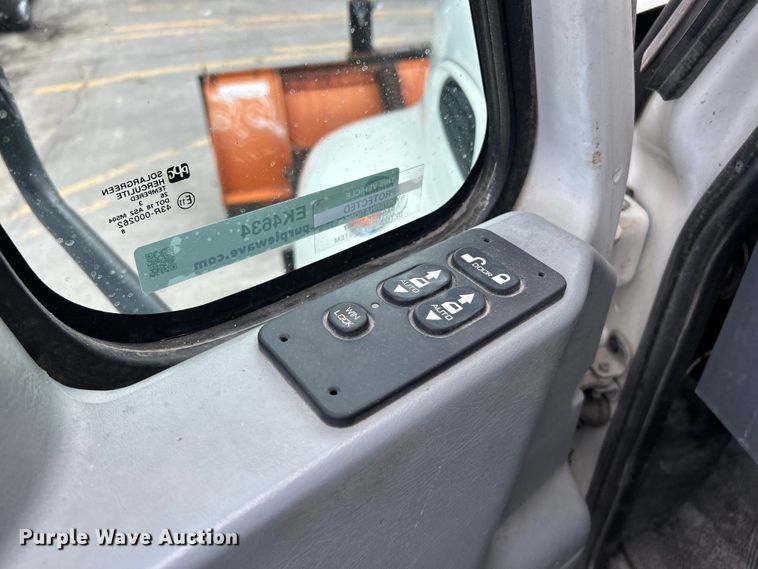 image for item EK4634 2004 International 7400 dump truck