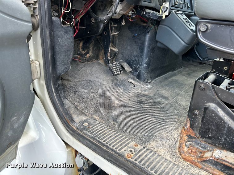 image for item EK4634 2004 International 7400 dump truck