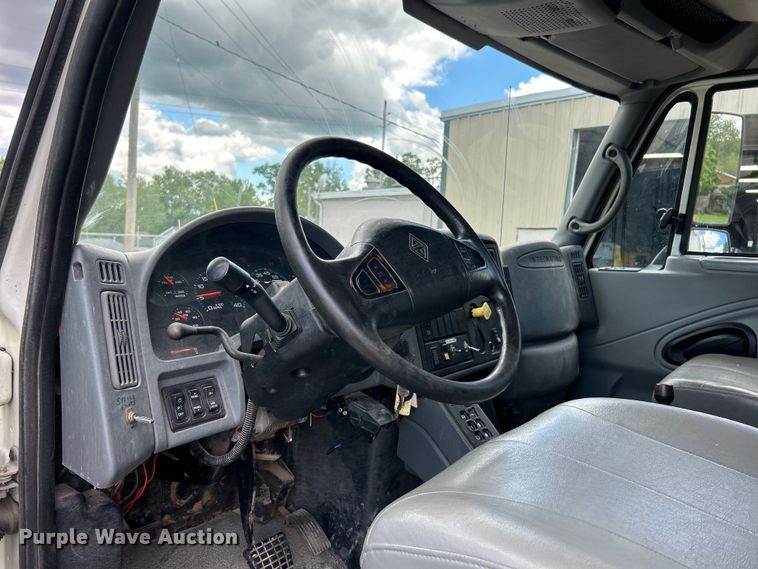 image for item EK4634 2004 International 7400 dump truck