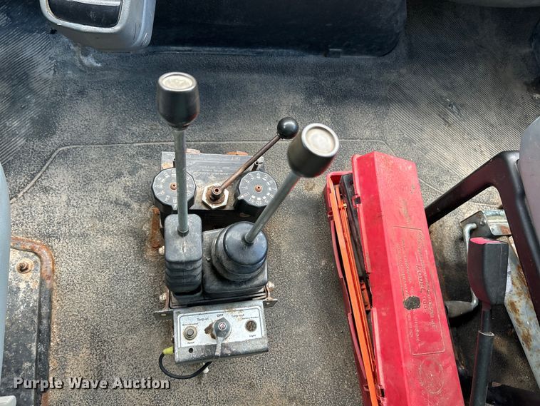 image for item EK4634 2004 International 7400 dump truck