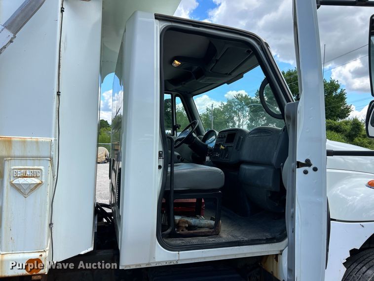 image for item EK4634 2004 International 7400 dump truck