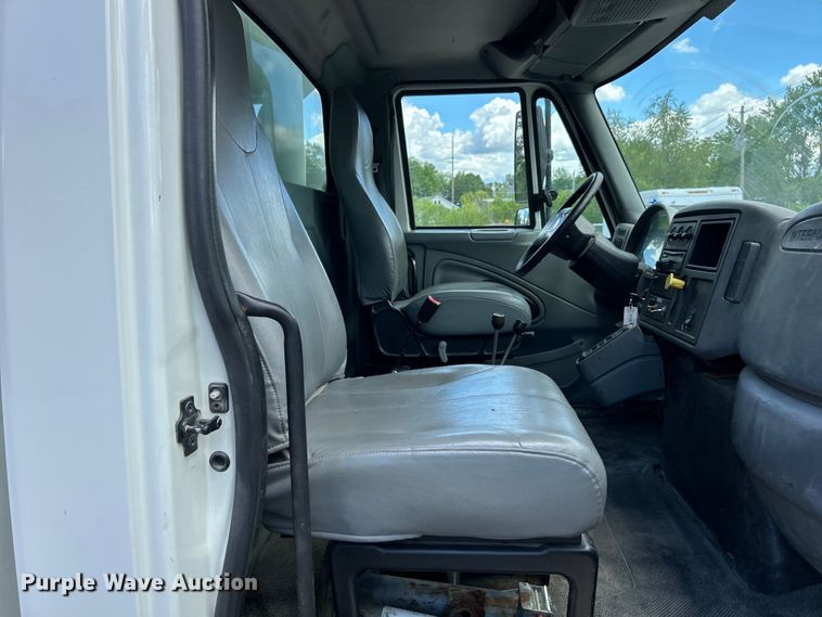 image for item EK4634 2004 International 7400 dump truck