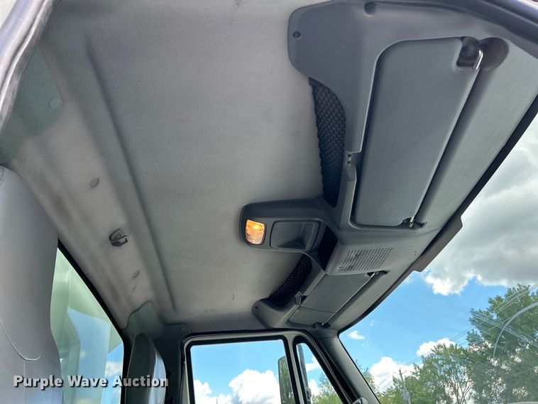 image for item EK4634 2004 International 7400 dump truck