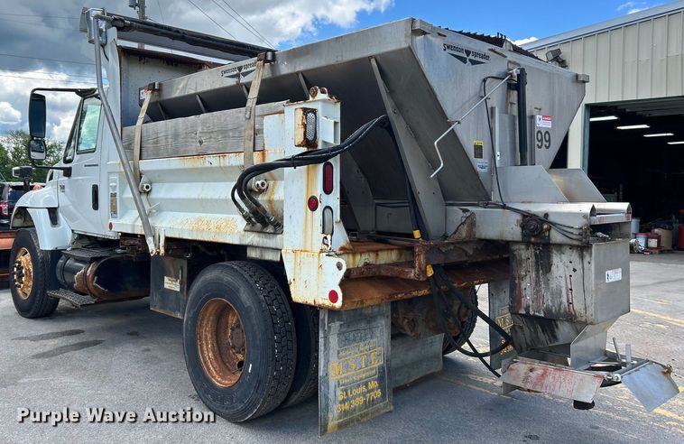 image for item EK4634 2004 International 7400 dump truck