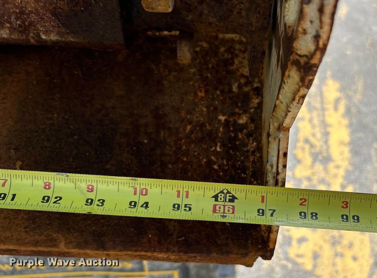 image for item EK4634 2004 International 7400 dump truck