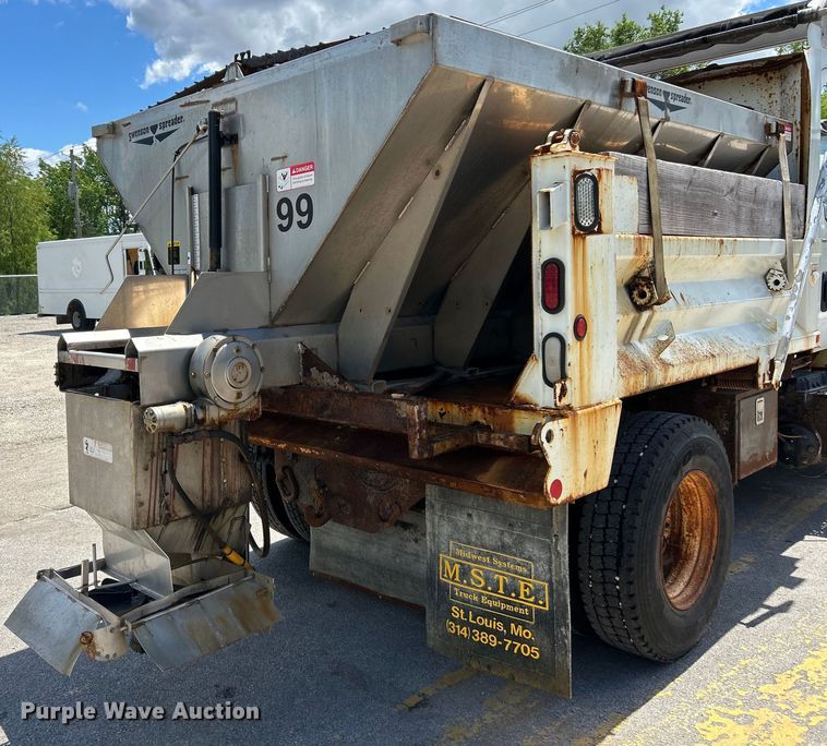 image for item EK4634 2004 International 7400 dump truck