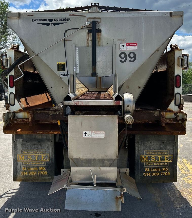 image for item EK4634 2004 International 7400 dump truck