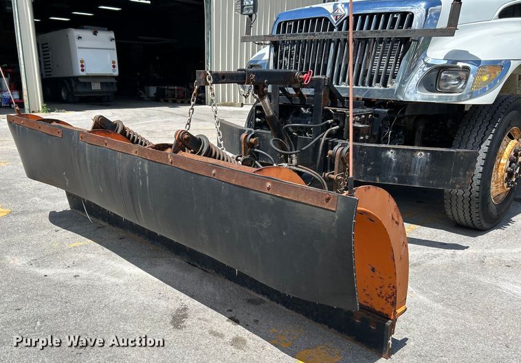 image for item EK4634 2004 International 7400 dump truck