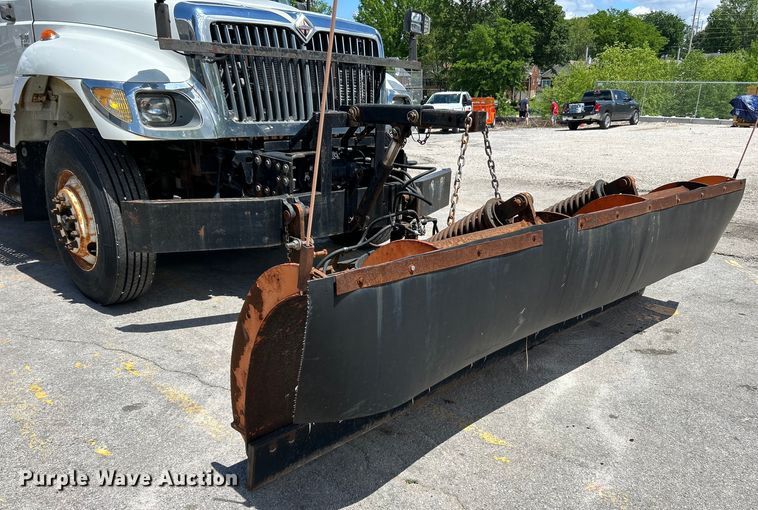 image for item EK4634 2004 International 7400 dump truck