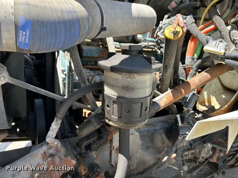 image for item EK4634 2004 International 7400 dump truck