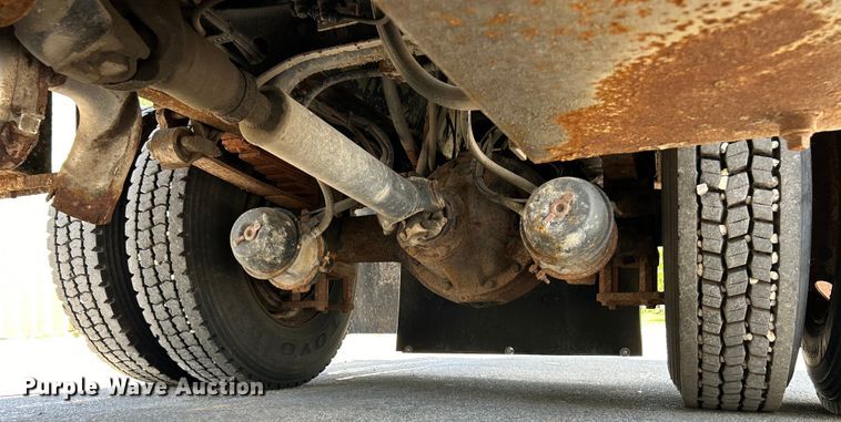 image for item EK4634 2004 International 7400 dump truck