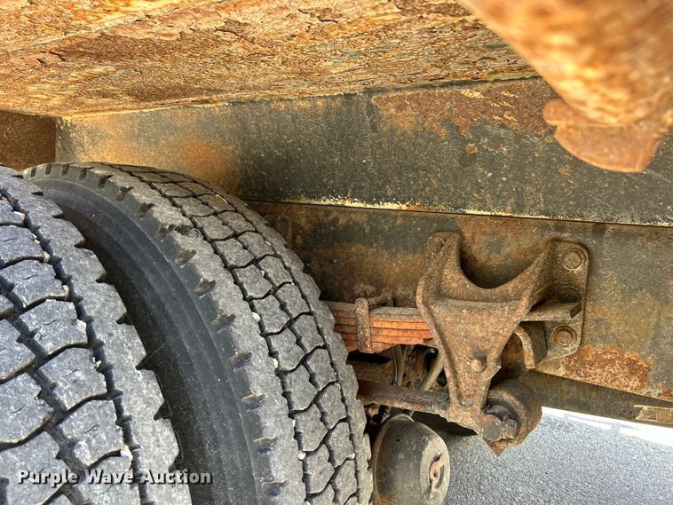 image for item EK4634 2004 International 7400 dump truck