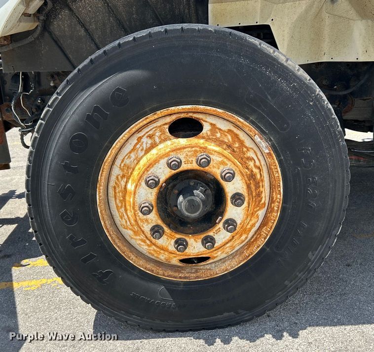 image for item EK4634 2004 International 7400 dump truck