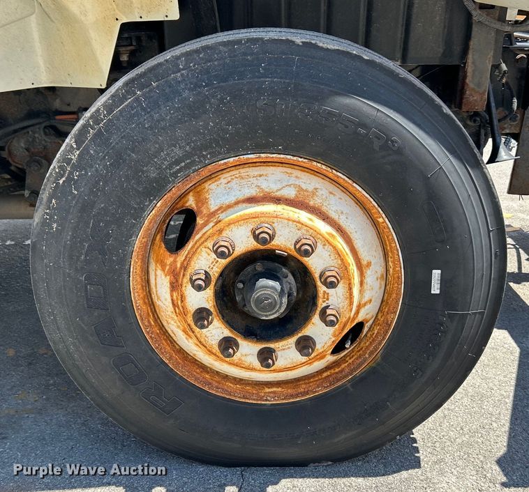 image for item EK4634 2004 International 7400 dump truck