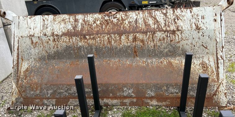 image for item EK4634 2004 International 7400 dump truck