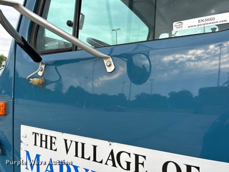 image for item EK4660 1998 International 4900 dump truck