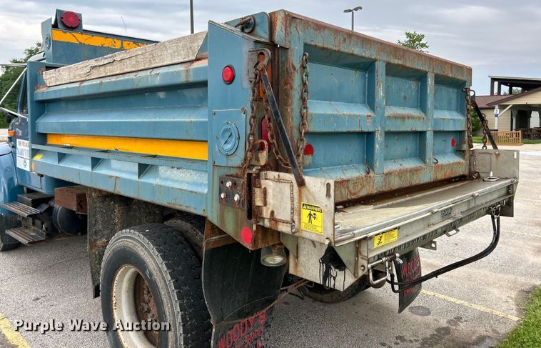 image for item EK4660 1998 International 4900 dump truck