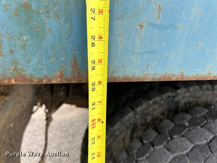 image for item EK4660 1998 International 4900 dump truck