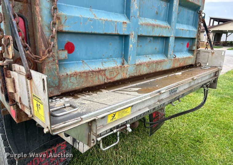 image for item EK4660 1998 International 4900 dump truck