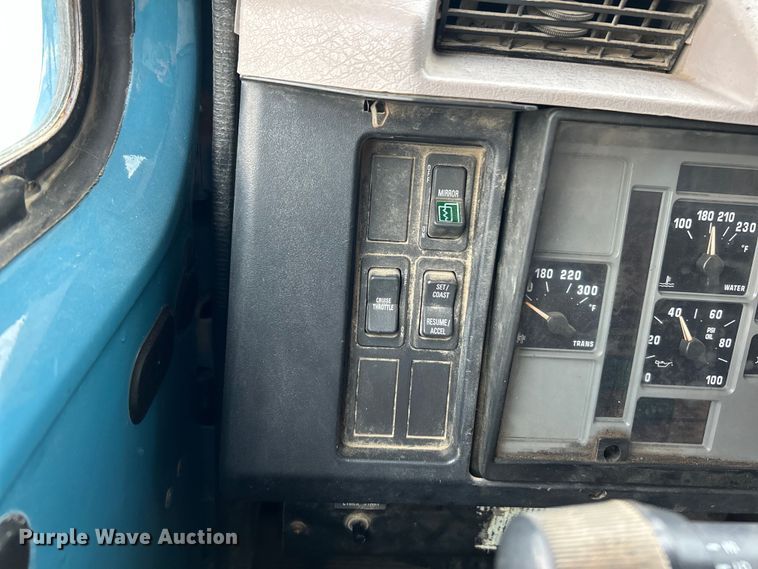 image for item EK4660 1998 International 4900 dump truck