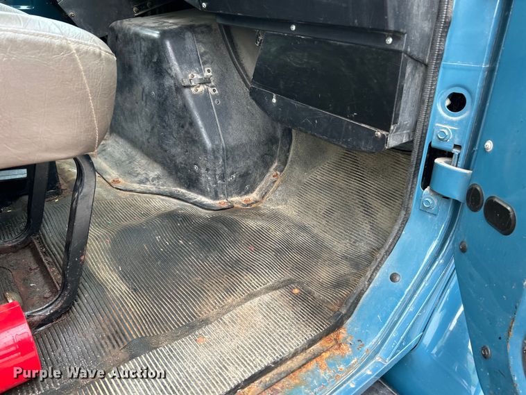 image for item EK4660 1998 International 4900 dump truck