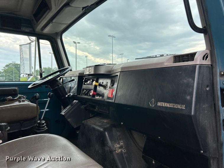 image for item EK4660 1998 International 4900 dump truck