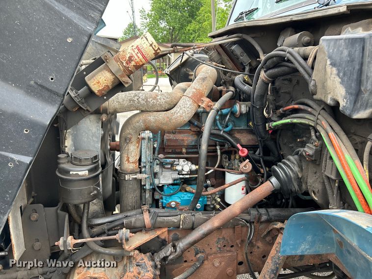 image for item EK4660 1998 International 4900 dump truck