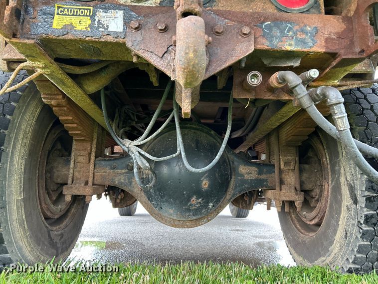 image for item EK4660 1998 International 4900 dump truck